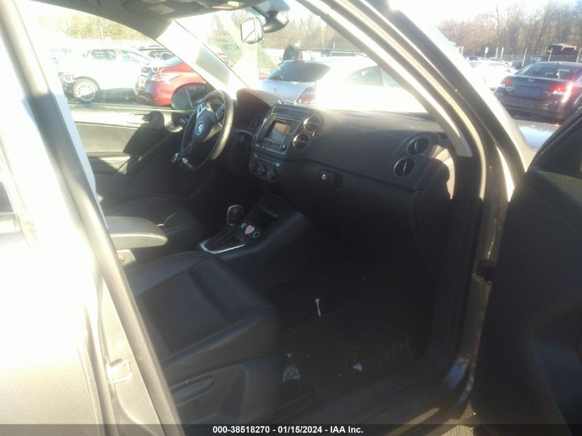 2016 VOLKSWAGEN TIGUAN S/SE/SEL/R-LINE - WVGBV7AX1GW576374