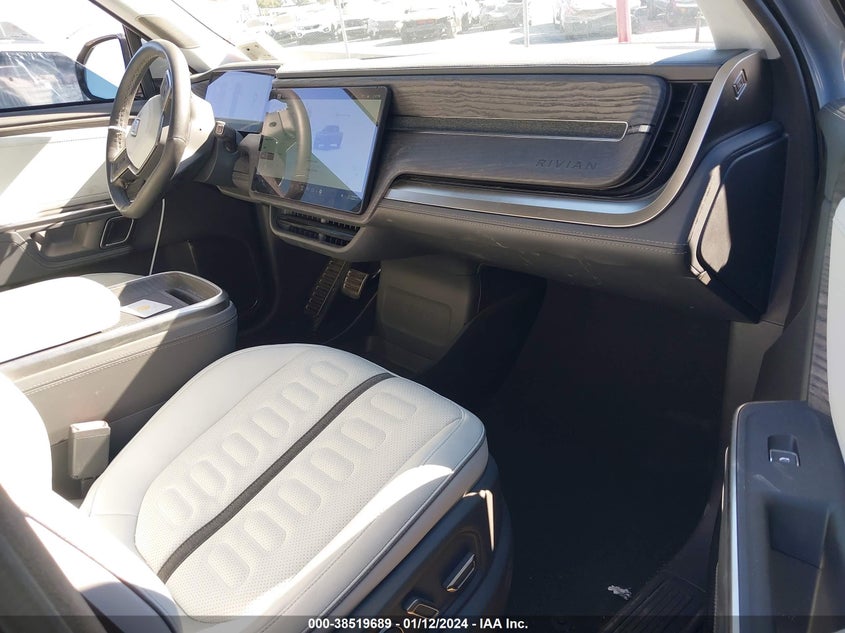 VIN 7FCTGAAA1PN019864 2023 RIVIAN R1T ADVENTURE