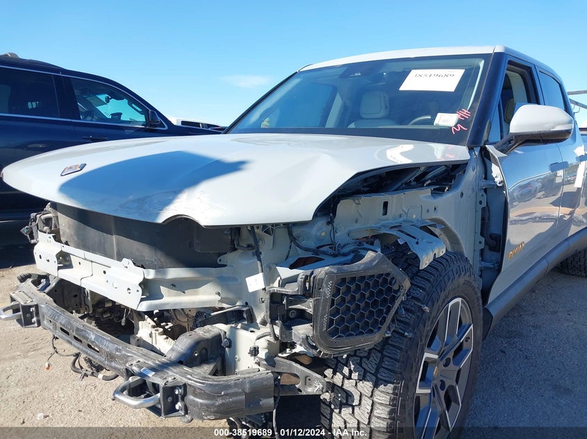 VIN 7FCTGAAA1PN019864 2023 RIVIAN R1T ADVENTURE