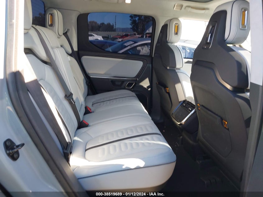 VIN 7FCTGAAA1PN019864 2023 RIVIAN R1T ADVENTURE