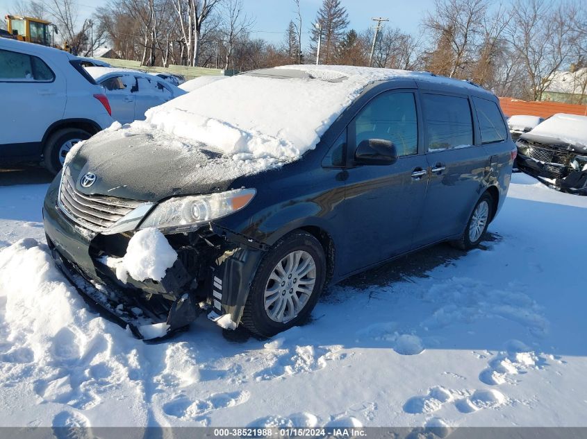 2015 TOYOTA SIENNA XLE 8 PASSENGER - 5TDYK3DC4FS546020