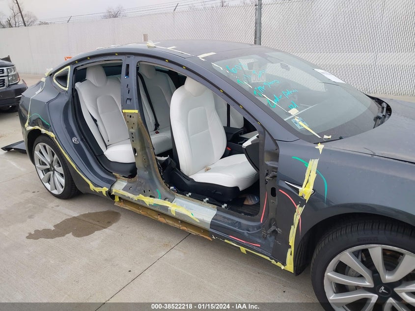 VIN 5YJ3E1EB3KF195756 2019 TESLA MODEL 3