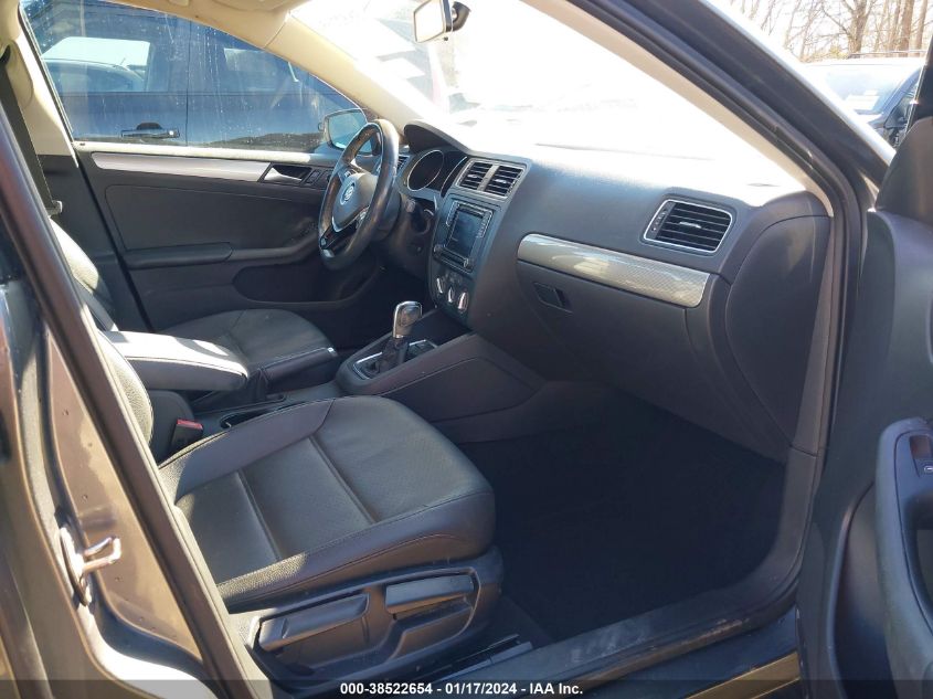 2017 VOLKSWAGEN JETTA 1.4T SE - 3VWDB7AJ3HM212019