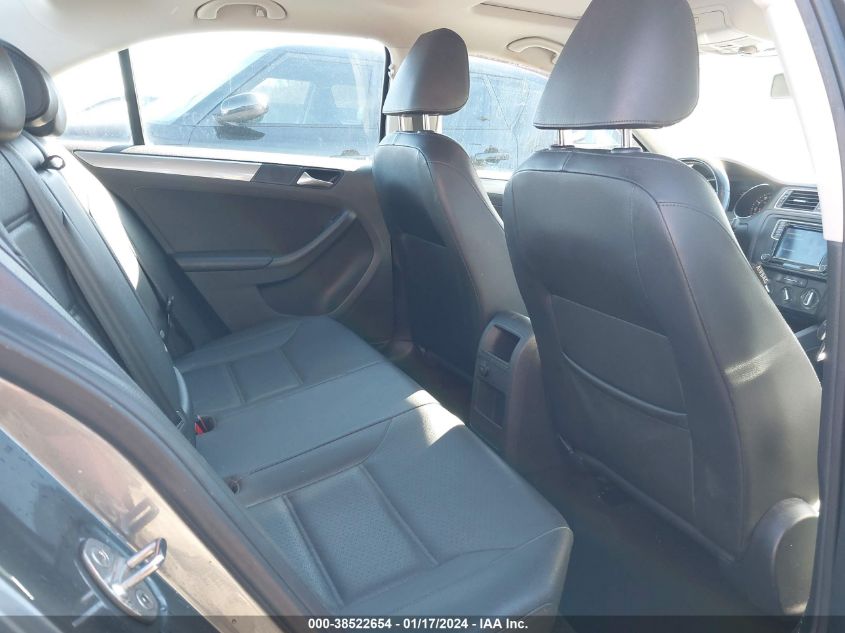 2017 VOLKSWAGEN JETTA 1.4T SE - 3VWDB7AJ3HM212019