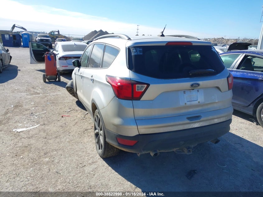 VIN 1FMCU0GD5KUB29708 2019 FORD ESCAPE SE