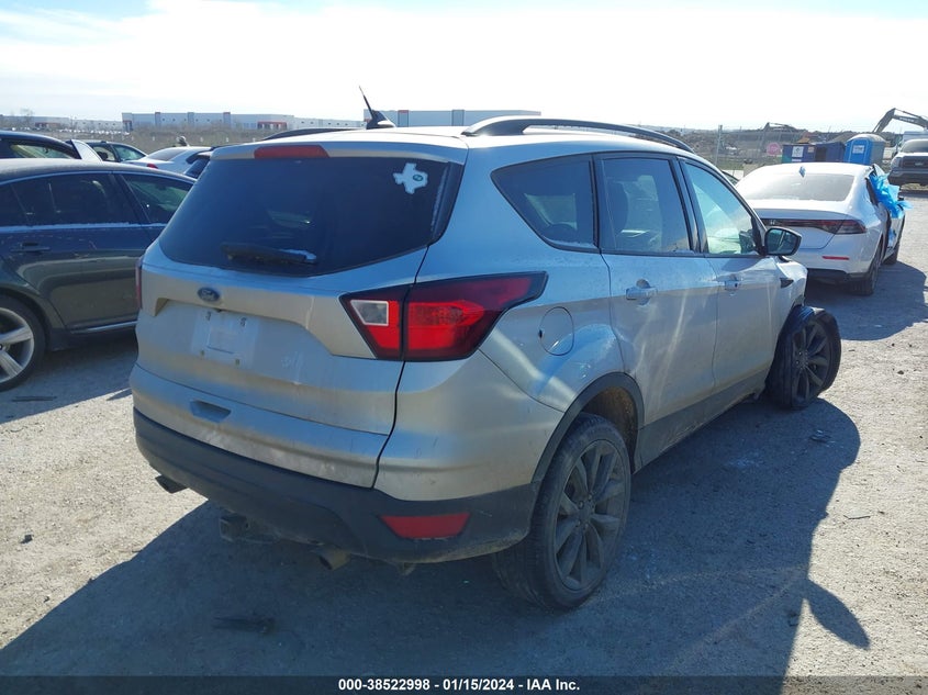 VIN 1FMCU0GD5KUB29708 2019 FORD ESCAPE SE