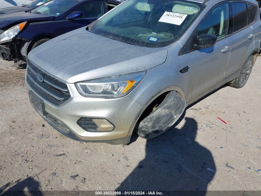 VIN 1FMCU0GD5KUB29708 2019 FORD ESCAPE SE