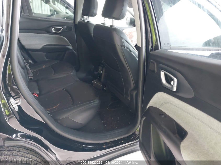 VIN 3C4NJDBB9NT211894 2022 JEEP COMPASS LATITUDE