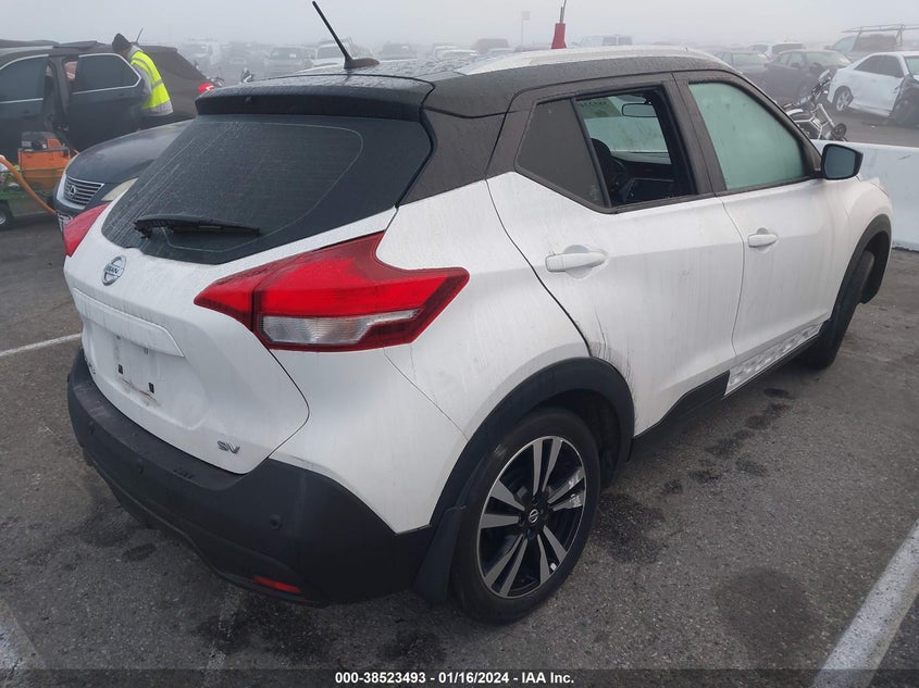 VIN 3N1CP5CVXLL579943 2020 NISSAN KICKS SV