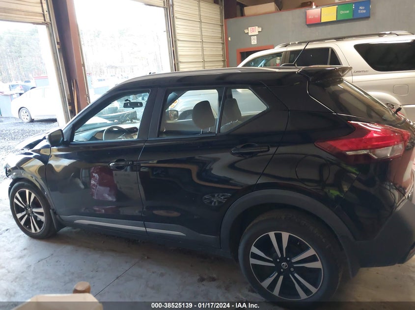 VIN 3N1CP5CU8JL507739 2018 NISSAN KICKS SR