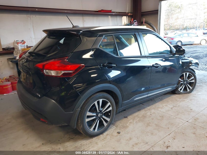 VIN 3N1CP5CU8JL507739 2018 NISSAN KICKS SR