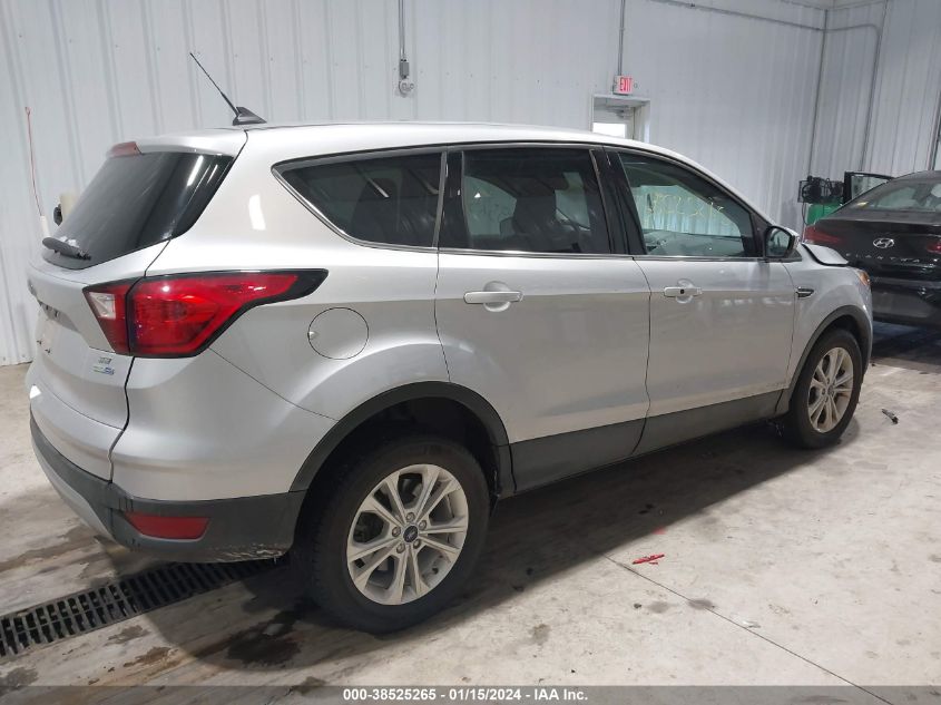 2019 FORD ESCAPE SE - 1FMCU9GD8KUB79118