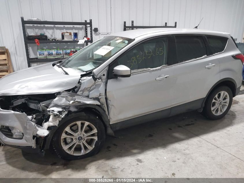 2019 FORD ESCAPE SE - 1FMCU9GD8KUB79118