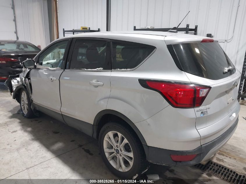 2019 FORD ESCAPE SE - 1FMCU9GD8KUB79118