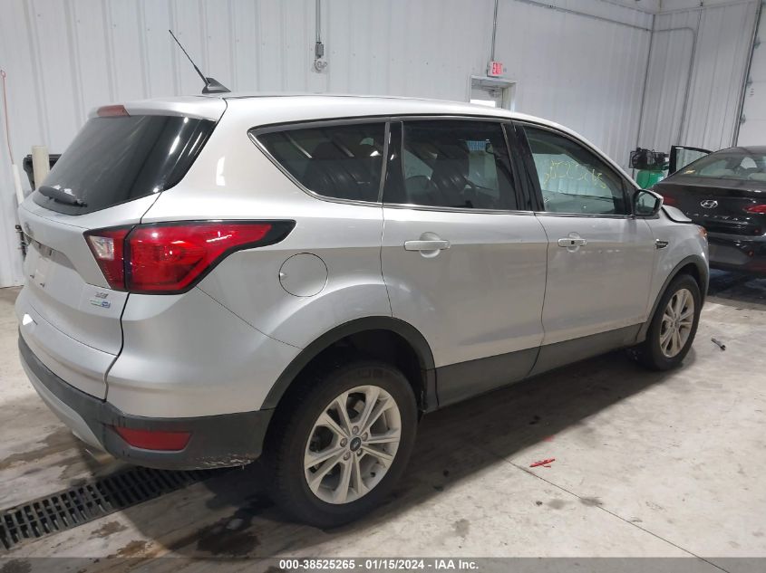 2019 FORD ESCAPE SE - 1FMCU9GD8KUB79118