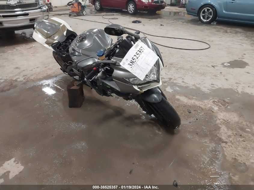 2008 SUZUKI GSX-R750 - JS1GR7LA782104755