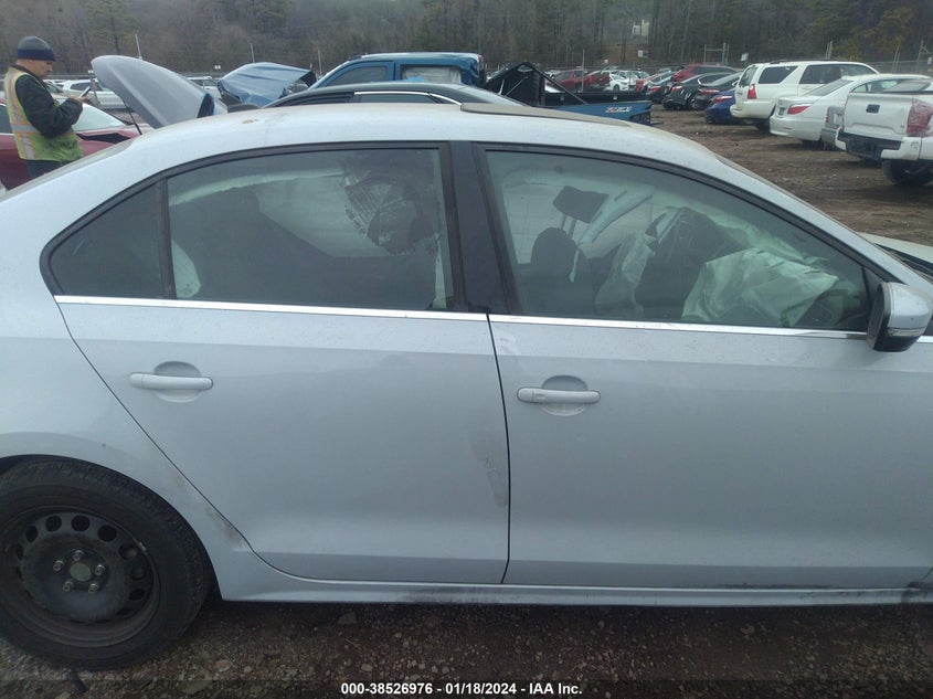 VIN 3VWDB7AJ5HM324353 2017 VOLKSWAGEN JETTA 1.4T SE