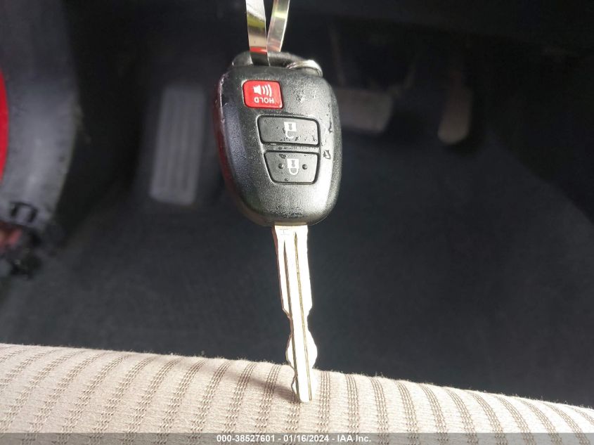 2015 TOYOTA RAV4 XLE - 2T3WFREV0FW134030