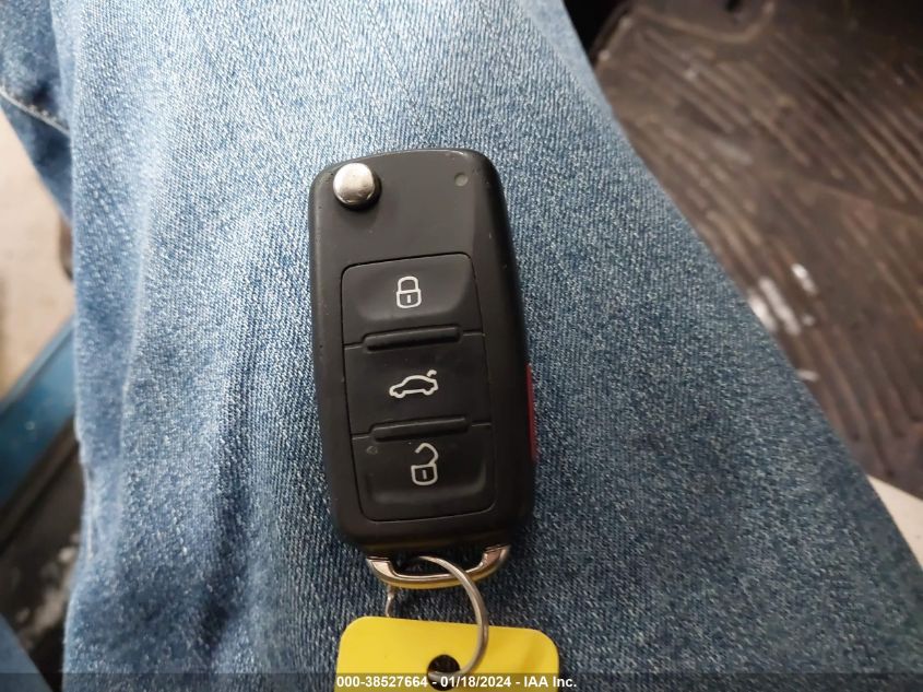 2017 VOLKSWAGEN JETTA 1.4T SE - 3VWDB7AJ8HM328428