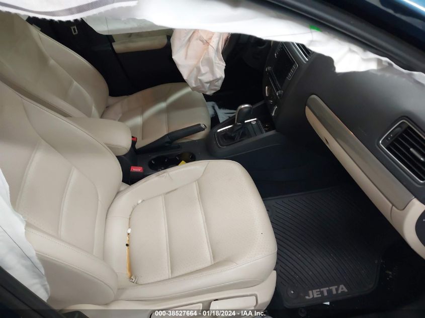 2017 VOLKSWAGEN JETTA 1.4T SE - 3VWDB7AJ8HM328428