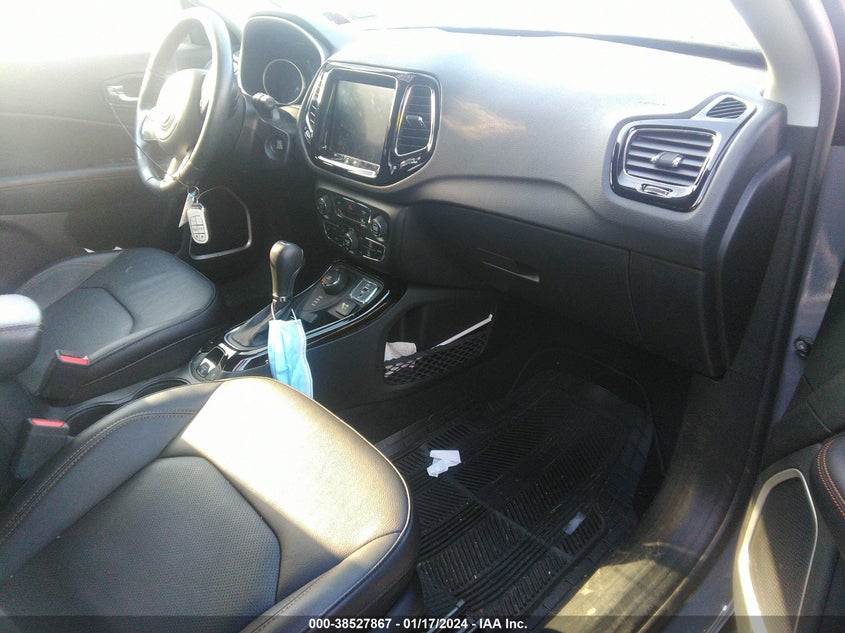 VIN 3C4NJDCB6MT539996 2021 JEEP COMPASS LIMITED 4X4