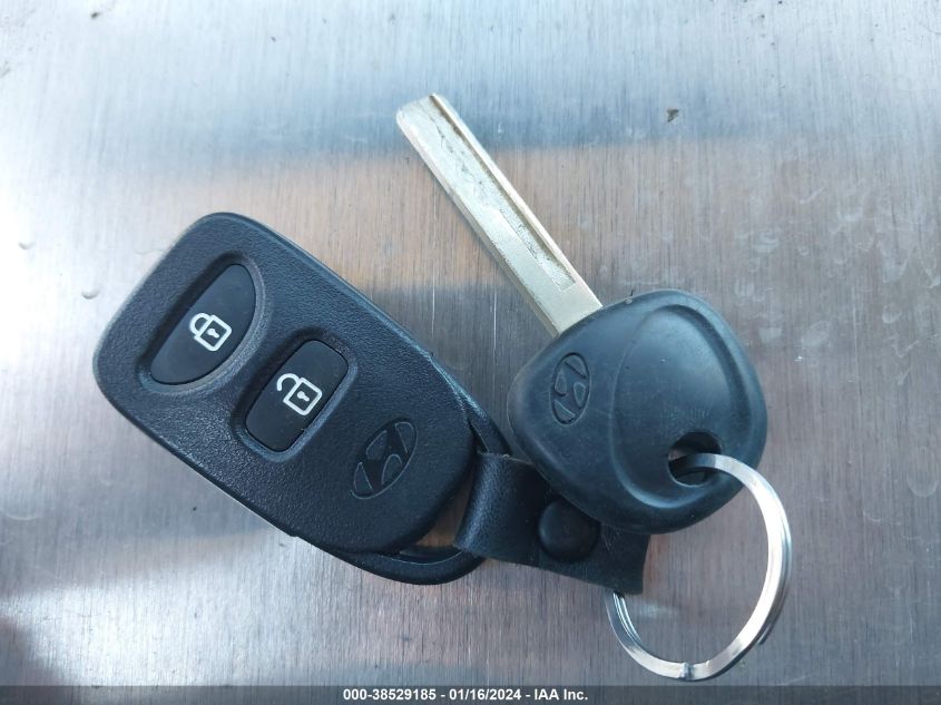 2013 HYUNDAI ACCENT GLS/SE - KMHCU4AE2DU427712