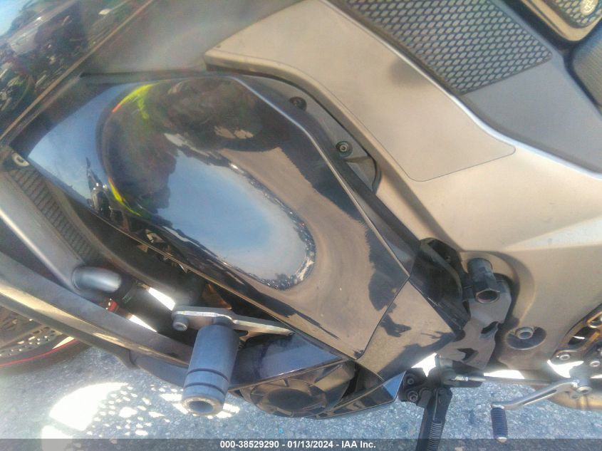 2011 KAWASAKI ZX1000 G JKAZXCG16BA000627