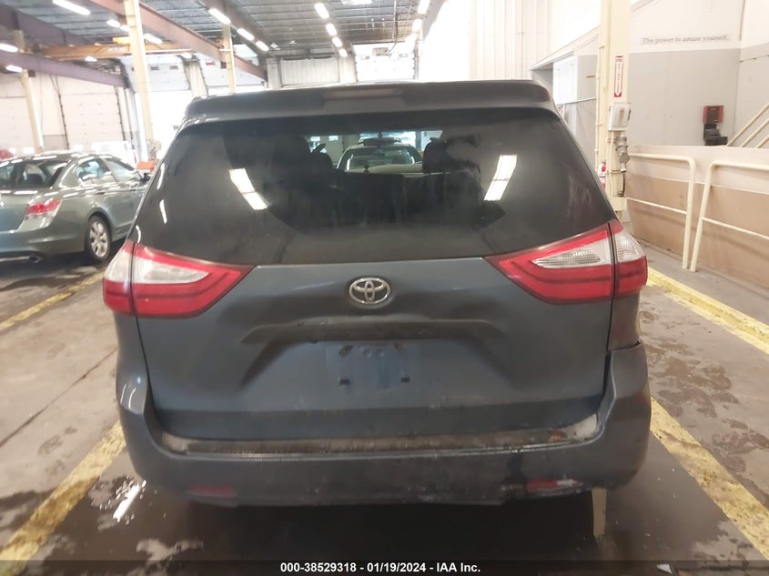 VIN 5TDZZ3DC4HS837751 2017 TOYOTA SIENNA