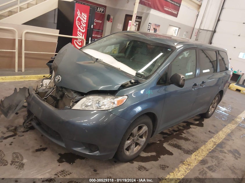 VIN 5TDZZ3DC4HS837751 2017 TOYOTA SIENNA