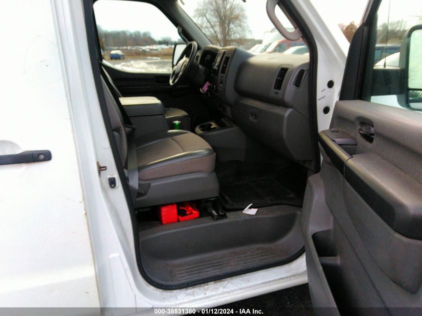 2015 NISSAN NV 2500 - 1N6BF0LY2FN800686