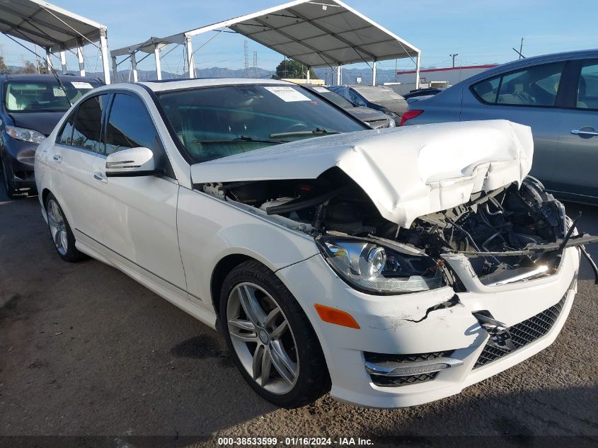 2014 MERCEDES-BENZ C 250 LUXURY/SPORT - WDDGF4HB5EA949352
