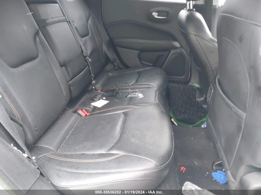VIN 3C4NJDCB1JT264081 2018 JEEP COMPASS LIMITED 4X4