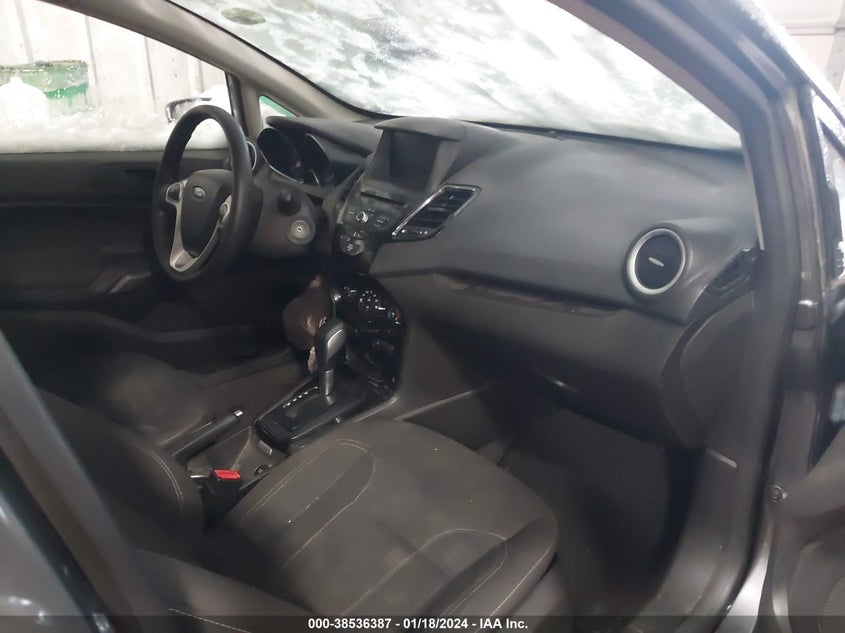 VIN 3FADP4EJ3KM105451 2019 FORD FIESTA SE