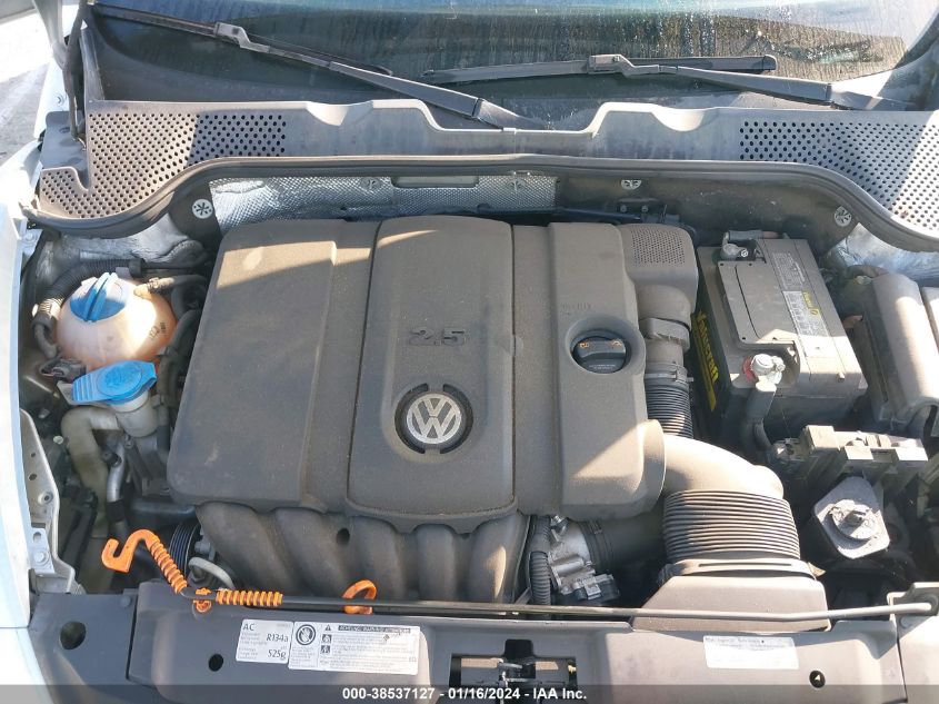 2013 VOLKSWAGEN BEETLE - 3VWJP7AT0DM614189