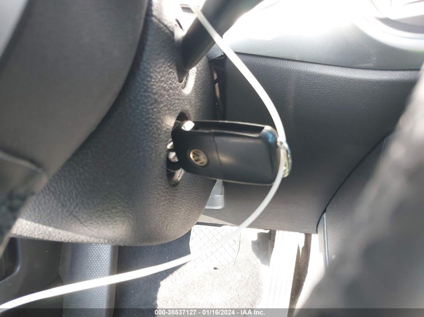 2013 VOLKSWAGEN BEETLE - 3VWJP7AT0DM614189