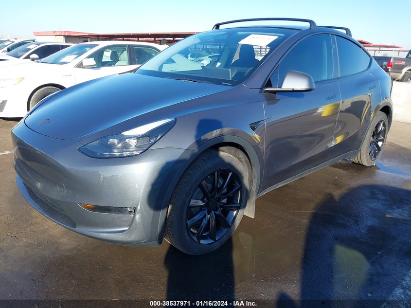 VIN 7SAYGDEE7PF829706 2023 TESLA MODEL Y