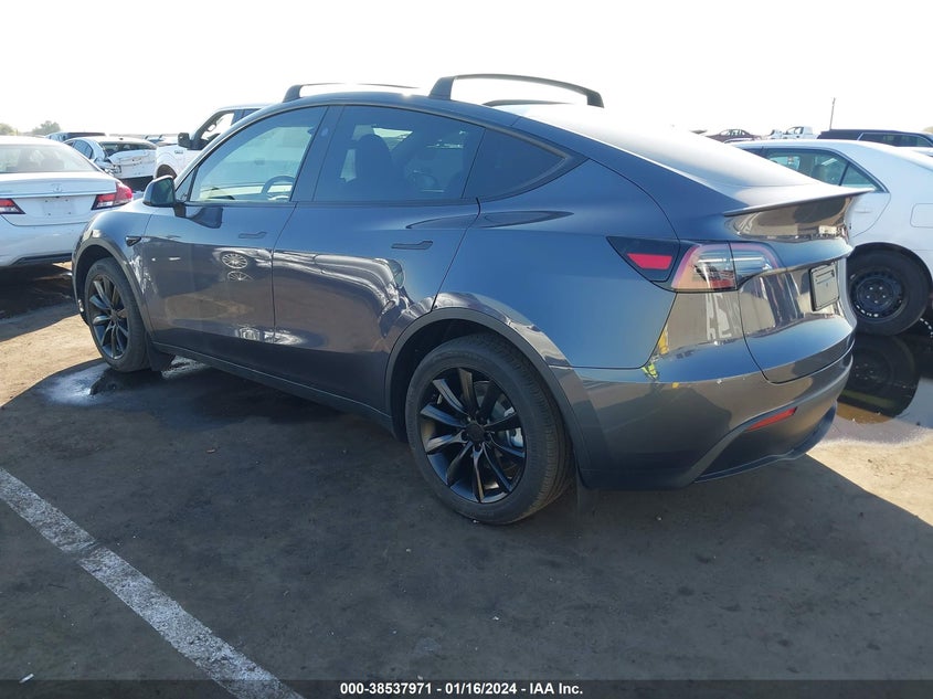 VIN 7SAYGDEE7PF829706 2023 TESLA MODEL Y