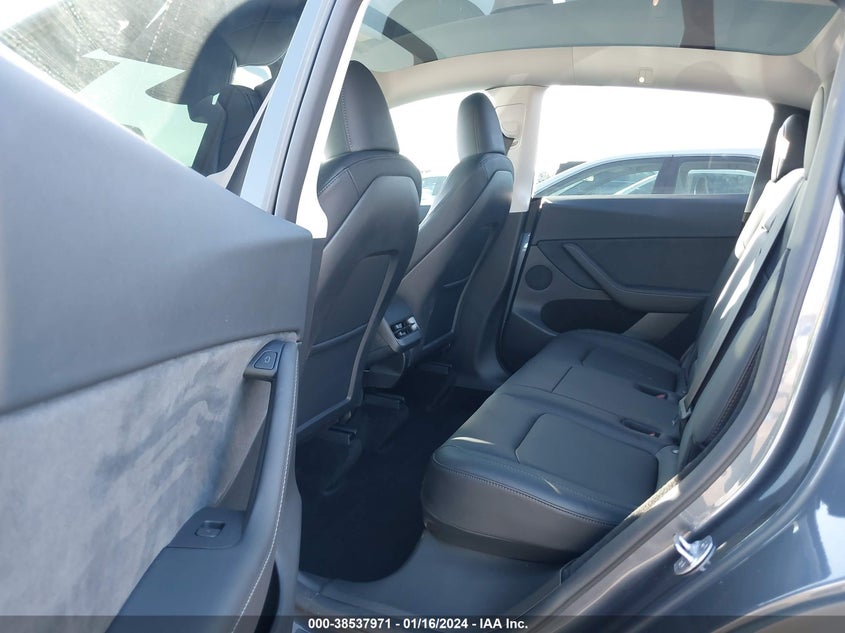 VIN 7SAYGDEE7PF829706 2023 TESLA MODEL Y