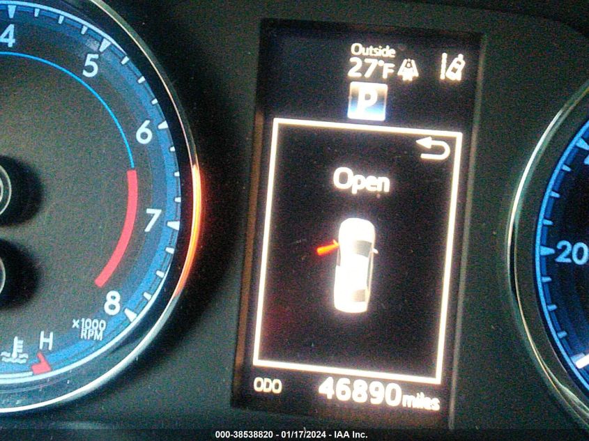 2019 TOYOTA COROLLA SE - 2T1BURHE3KC153496
