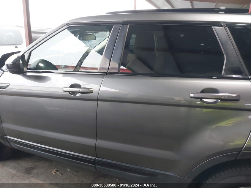 VIN SALVP2RX2JH277628 2018 LAND ROVER RANGE ROVER EVOQUE SE