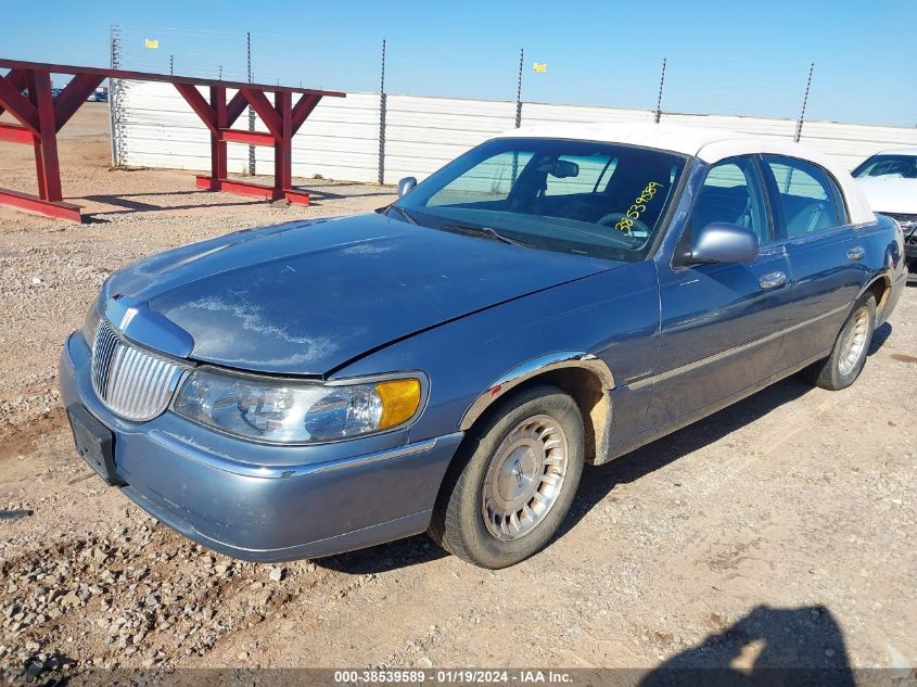 1LNHM81W4XY635965 | 1999 LINCOLN TOWN CAR