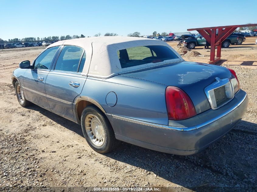 1LNHM81W4XY635965 | 1999 LINCOLN TOWN CAR