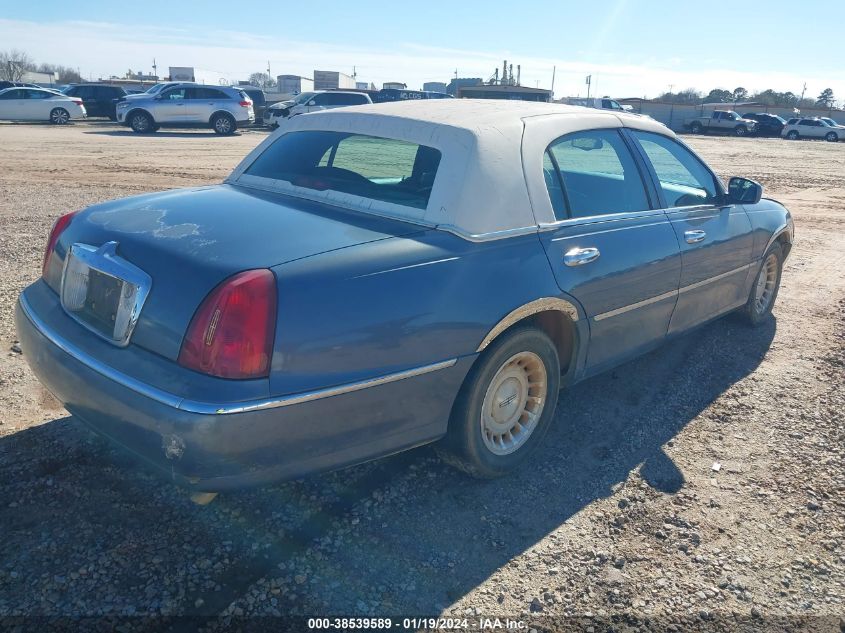 1LNHM81W4XY635965 | 1999 LINCOLN TOWN CAR