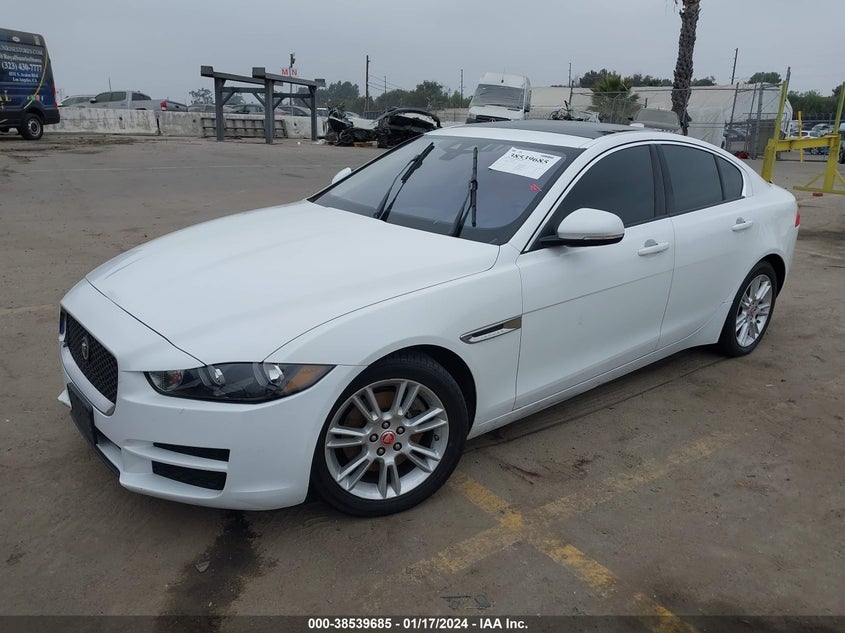 VIN SAJAD4BNXHA976254 2017 JAGUAR XE 20D PREMIUM