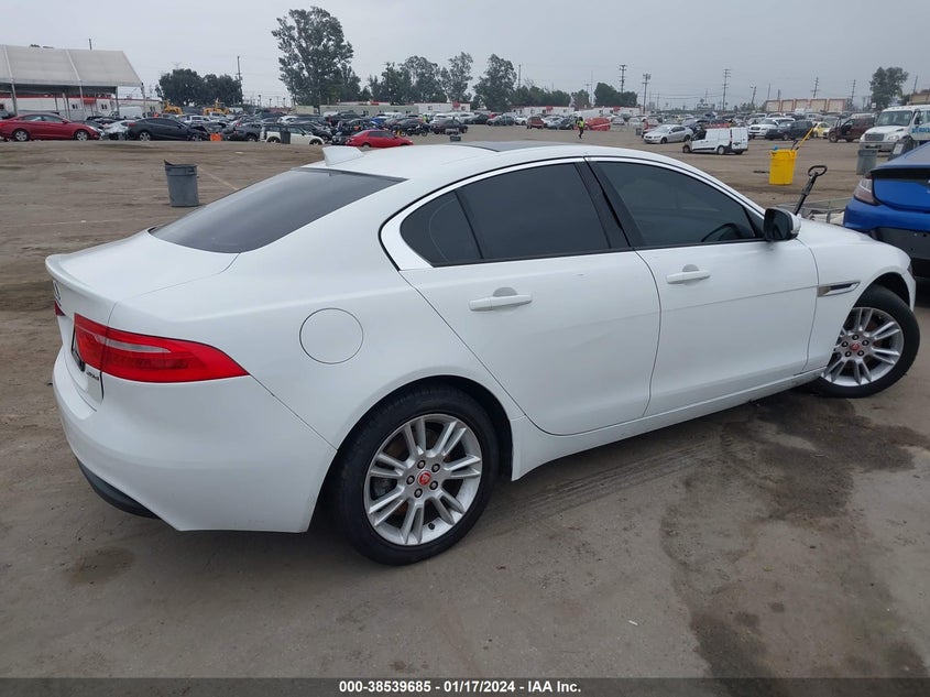 VIN SAJAD4BNXHA976254 2017 JAGUAR XE 20D PREMIUM