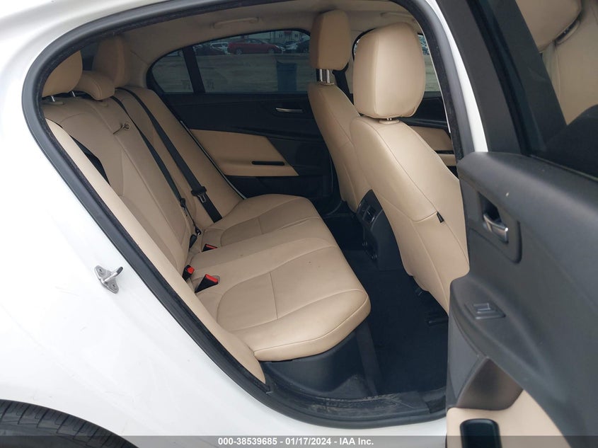 VIN SAJAD4BNXHA976254 2017 JAGUAR XE 20D PREMIUM