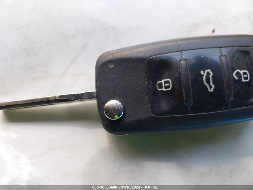 2015 VOLKSWAGEN BEETLE 1.8T FLEET EDITION - 3VWF17AT2FM642277