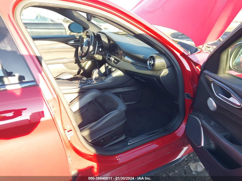 2018 ALFA ROMEO GIULIA QUADRIFOGLIO RWD - ZARFAEAV1J7574085