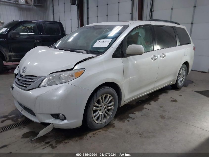 5TDYK3DC0FS542210 2015 TOYOTA SIENNA, photo no. 2