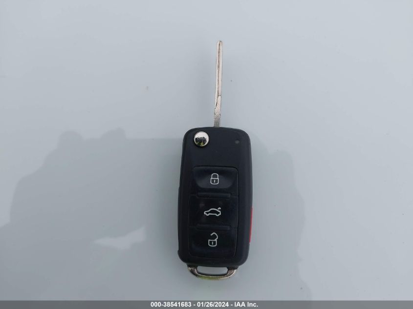 2016 VOLKSWAGEN PASSAT 1.8T R-LINE - 1VWAS7A31GC065090